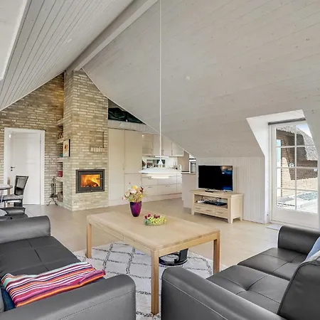Holiday home Front In Ringkobing With Kitchen