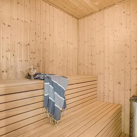 Cozy Home In Ringkobing With Sauna Сasa de vacaciones Ringkøbing