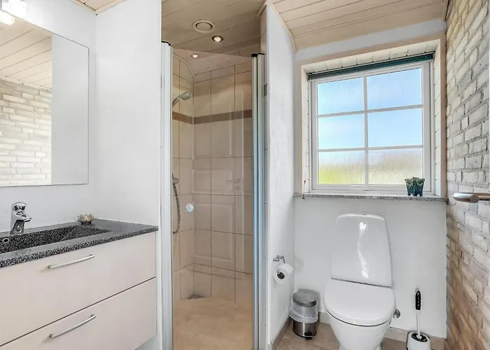 77 With Hot Tub בית נופש