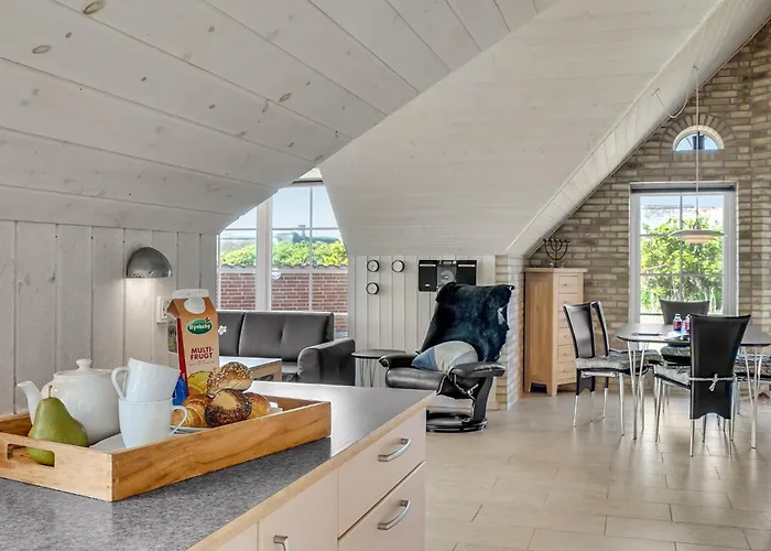 בית נופש 77 With Hot Tub