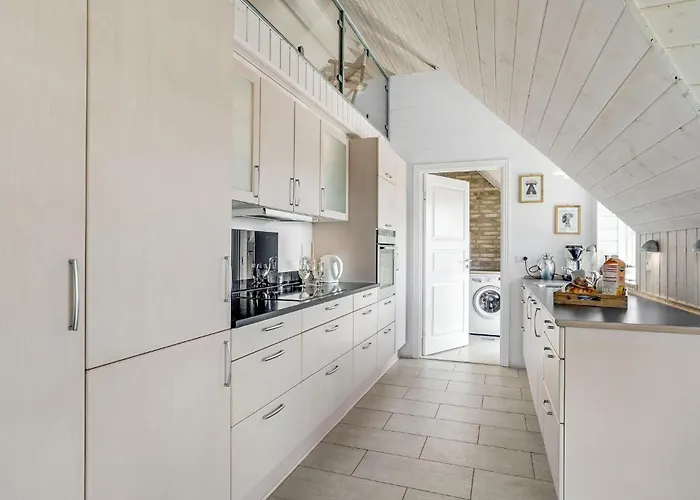 בית נופש 77 With Hot Tub