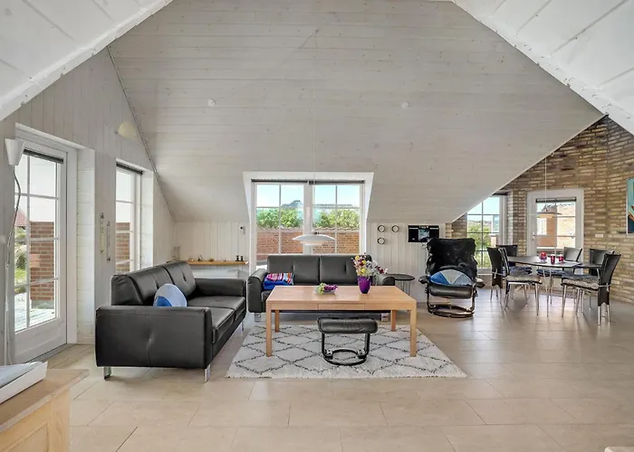 77 With Hot Tub רינגקובינג