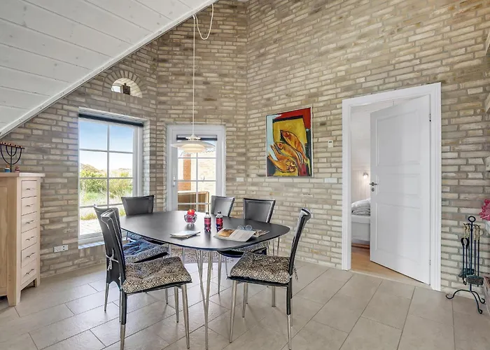 77 With Hot Tub בית נופש רינגקובינג