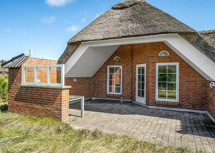 בית נופש 77 With Hot Tub