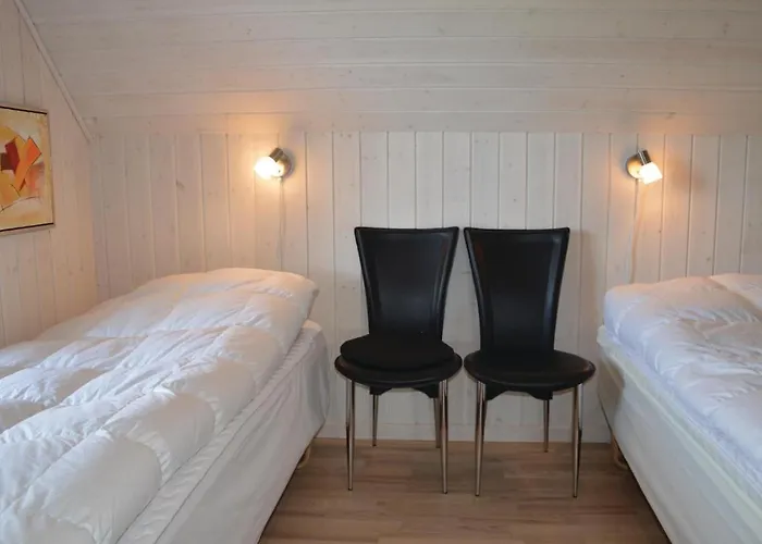 77 With Hot Tub בית נופש